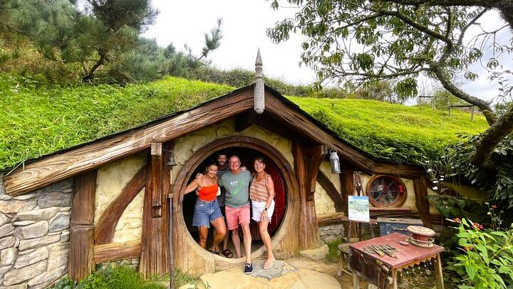 Hobbiton & Rotorua including Te Puia Day Tour from Auckland