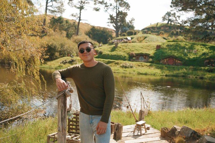 Hobbiton & Rotorua including Te Puia Day Tour from Auckland