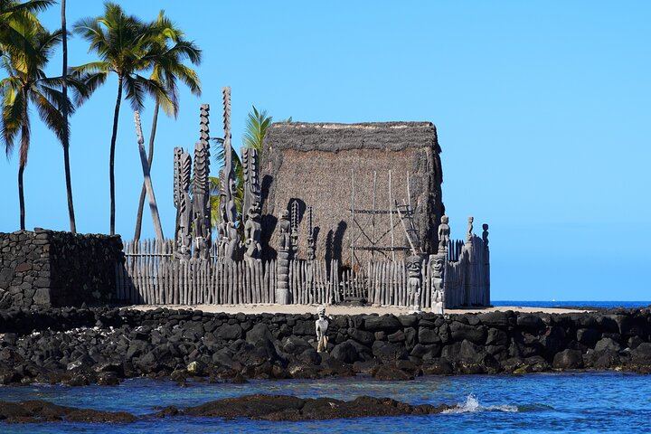 honaunau city of refuge. 2 step