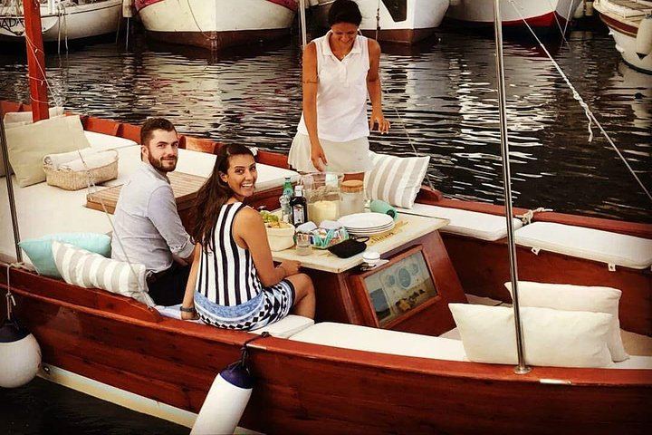 Honeymoon or boat anniversaries with
Eoliana