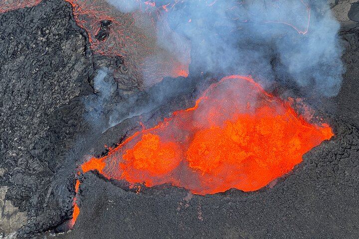 Iceland Volcanic Eruption Area Helicopter Tour from Reykjavík