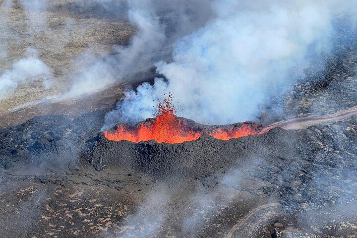 Iceland Volcanic Eruption Area Helicopter Tour from Reykjavík