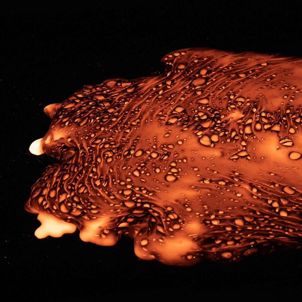 The Lava Show at Vík: 1,100 °C Poured Over Ice