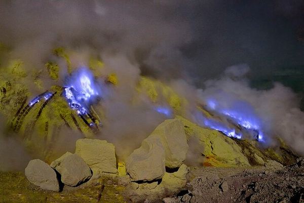Ijen Blue Fire, and the Sunrise Window from May to September