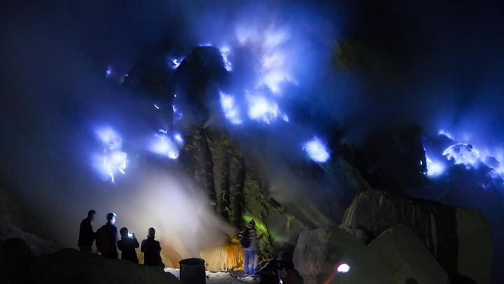 ijen blue fire