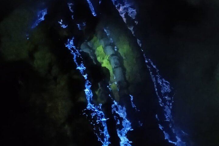 Ijen Crater Tour