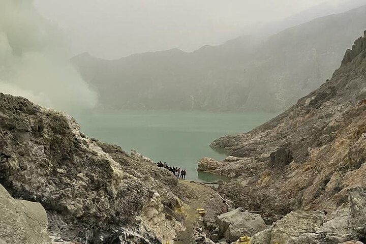 Ijen Crater Tour