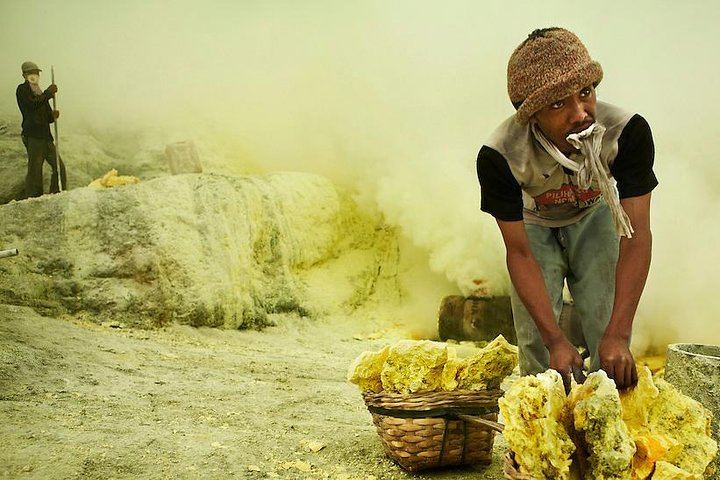 ijen sulfure miner