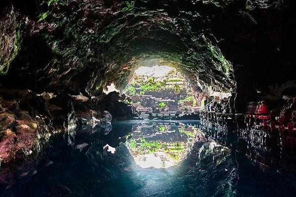Cueva de los Verdes and Jameos del Agua, Mondays and Fridays