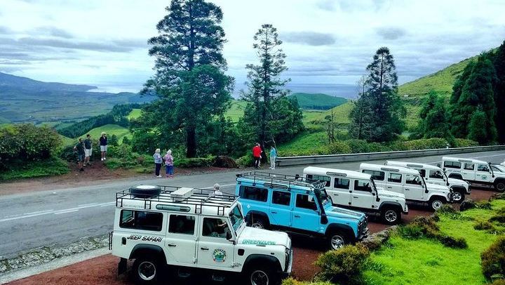 Jeep Tour Full Day Sete Cidades & Lagoa do Fogo with lunch and drinks included.