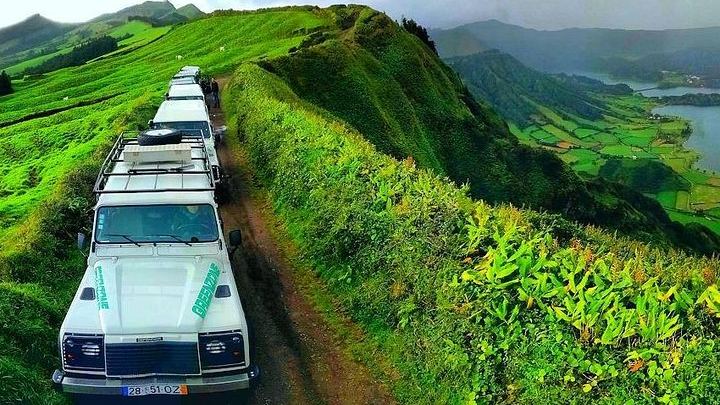 Jeep Tour Full Day Sete Cidades & Lagoa do Fogo with lunch and drinks included.