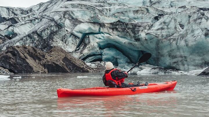Kayaking on the Sólheimajökull Glacier Lagoon