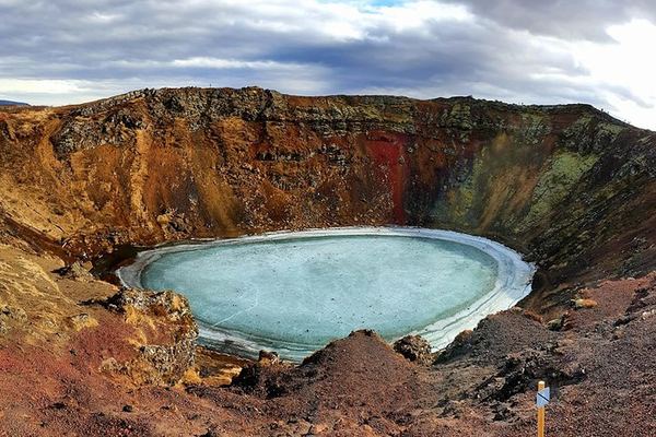 Golden Circle Small Group: Kerid at 270 m Wide, and Iceland's Newest Geyser
