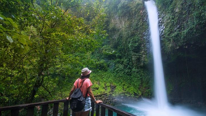 La Fortuna 4-in-1 Tour: Bridges, Volcano, Waterfall