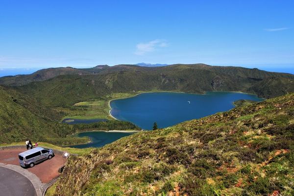 Sete Cidades and Lagoa do Fogo by Electric Van, Eight Seats