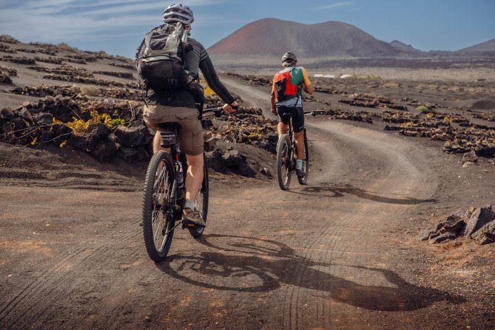 Lanzarote E-Bike Tour: Volcano Craters & Scenic Vineyards