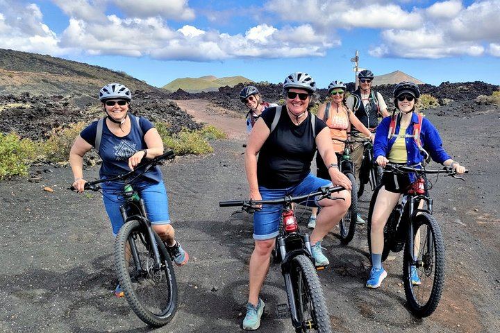 Lanzarote E-Bike Tour: Volcano Craters & Scenic Vineyards