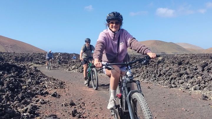 Lanzarote E-Bike Tour: Volcano Craters & Scenic Vineyards