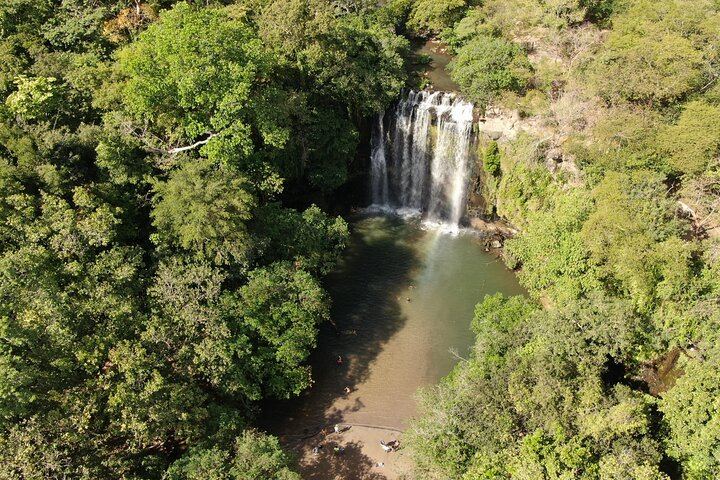 LLanos del Cortes waterfall