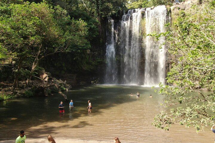 LLanos del Cortes waterfall