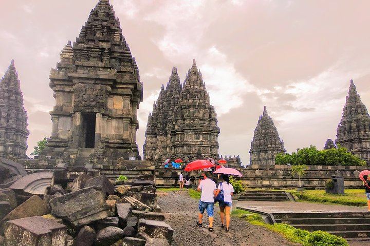 Located just 17 km from Culture city of Yogyakarta,Prambanan is one of most beautiful hindus temple.