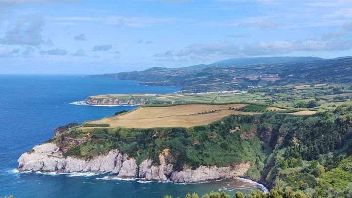 Majestic North São Miguel - Fogo Lagoon, Waterfalls & Tea (Lunch)