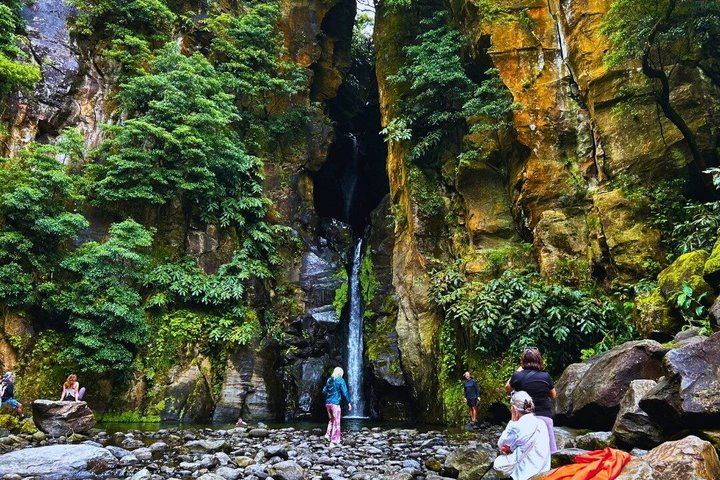 Majestic North São Miguel - Fogo Lagoon, Waterfalls & Tea (Lunch)