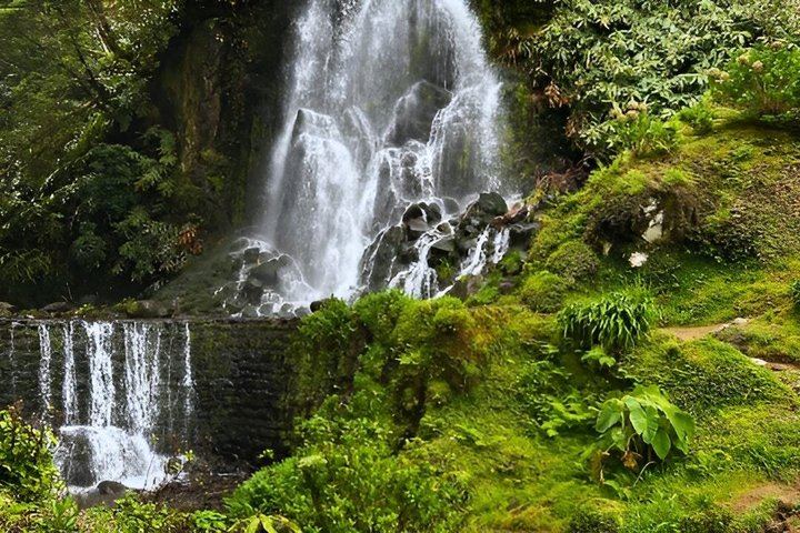 Majestic North São Miguel - Fogo Lagoon, Waterfalls & Tea (Lunch)