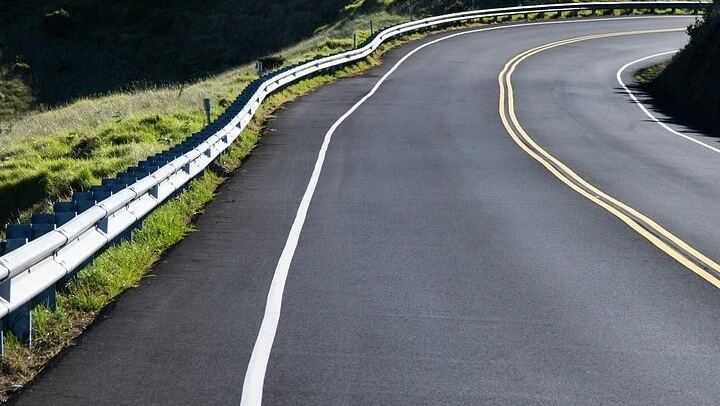 Maui Haleakala Day Bike Tour with Mountain Riders from 6500 to sea level