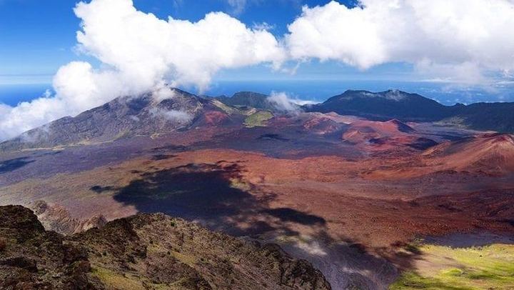 Maui: Haleakala Sunrise Spectacular with Local Breakfast