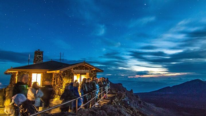 Maui: Majestic Haleakala Sunrise Tour with Pick-up