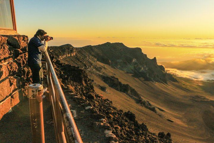Maui: Majestic Haleakala Sunrise Tour with Pick-up