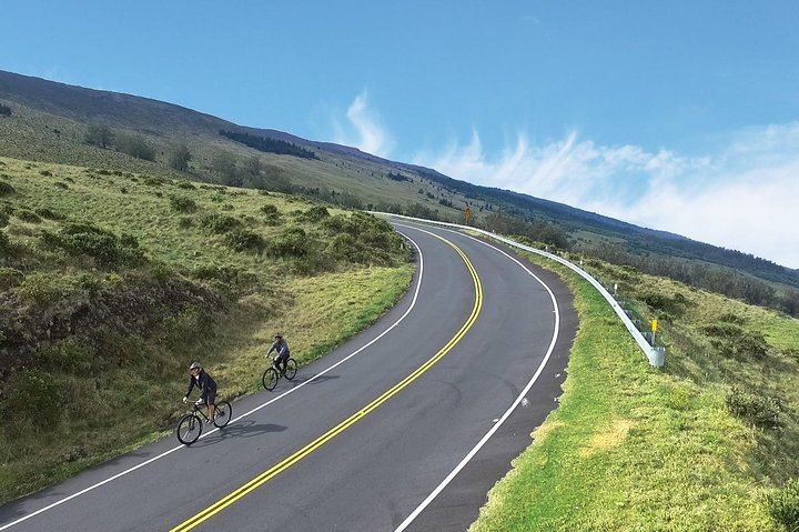 Maui Sunriders Bike Co. 20 Years Providing Self-Guided Haleakala Downhill Bike Tours! Over 1000+ 5 star reviews! Maui's Best & Longest Ride over any operator, from the mountain to the sea.