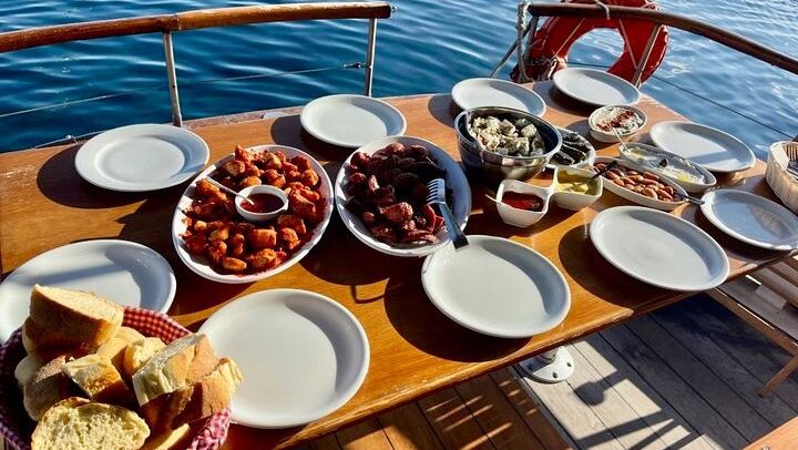 Medousa Meze (Greek Traditional Plates)