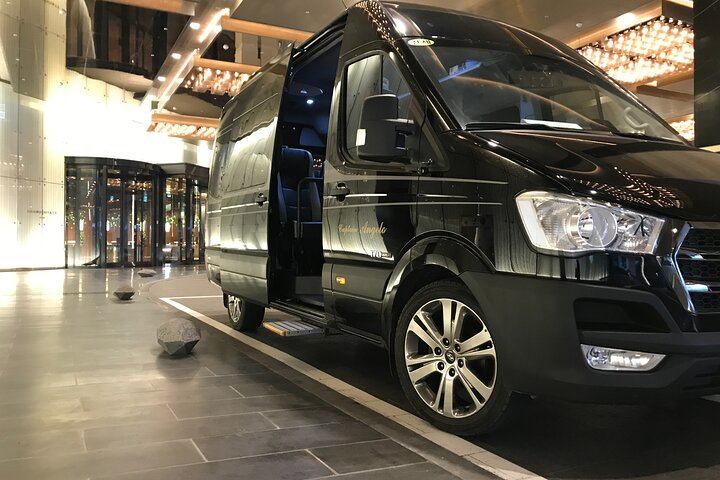 Minibus Vechicle