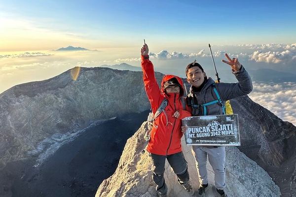 Mount Agung by Night: the 3,142 m Summit or the 2,900 m Route