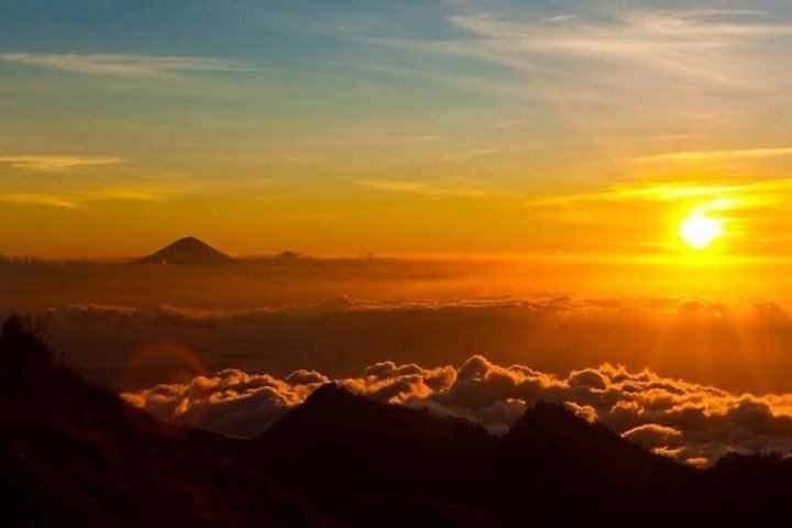 Mount Agung Sunrise Trekking Adventure with Breakfast