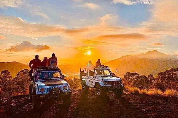 Batur Jeep Sunrise Where the Driver Cooks Breakfast While You Wait