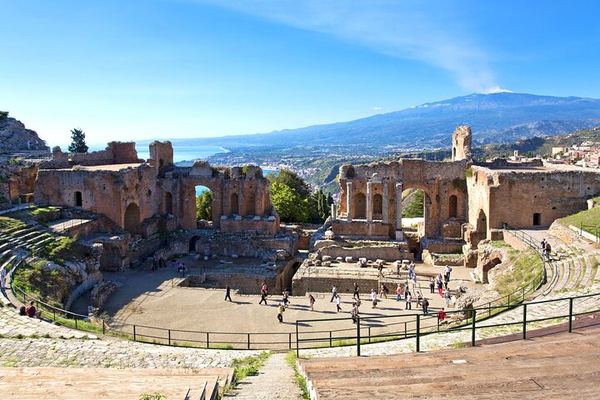 Etna, Taormina and Isola Bella: Where the Lava Reached the Houses