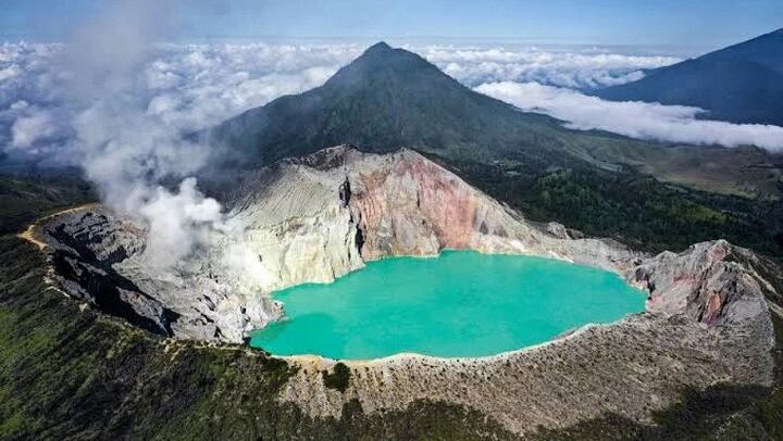 Mount Ijen Crater Tour From Ubud Bali