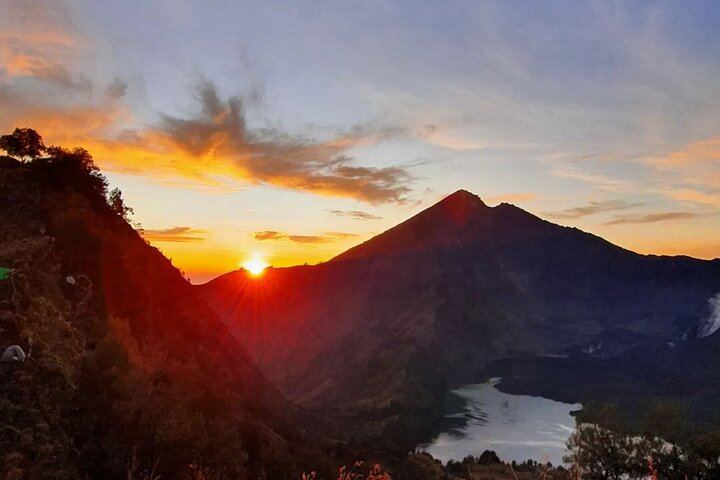 Mount Rinjani 2 Days 1 Night Senaru Crater Rim