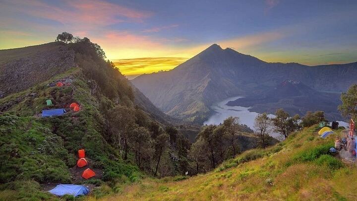 Mount Rinjani 2 Days 1 Night Senaru Crater Rim