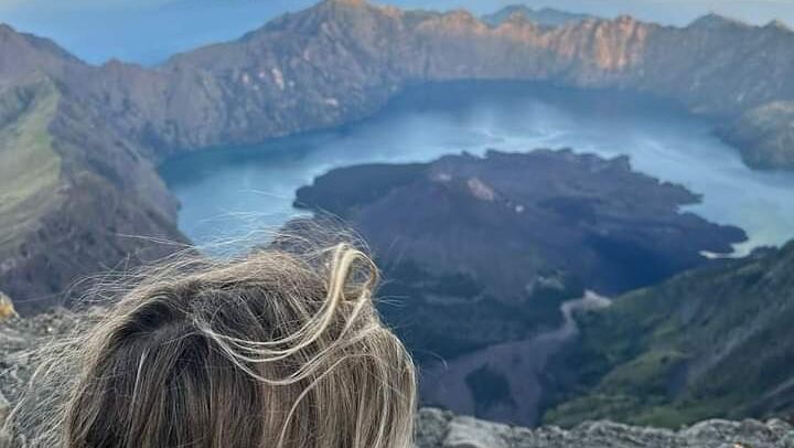 Mount Rinjani Hiking to summit( 2 Days 1 Night )