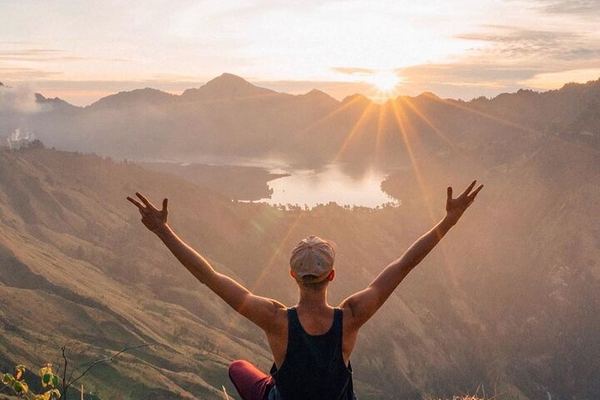 Rinjani Summit from Sembalun in Two Days: 1,156 m to 3,726 m and Back