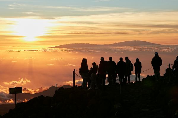 Teide at Sunset: the Shadow That Reaches Gran Canaria