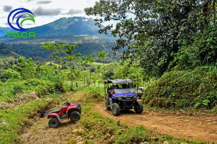 Mountain Passes, rivers, mud and the Costa Rican Jungle