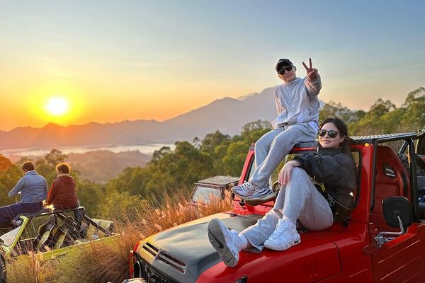 Private Batur Jeep Sunrise: Hidden Viewpoints, Black Lava and a Coffee Plantation