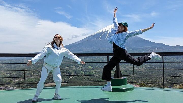 Mt Fuji Hidden Gem Custom Car Tour with Licensed Guide & Driver