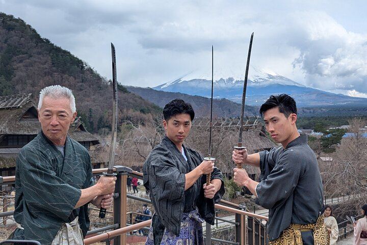 Mt Fuji Hidden Gem Custom Car Tour with Licensed Guide & Driver