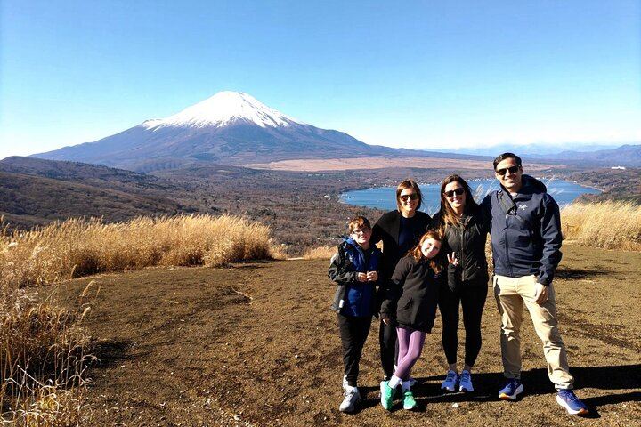 Mt Fuji Hidden Gem Custom Car Tour with Licensed Guide & Driver